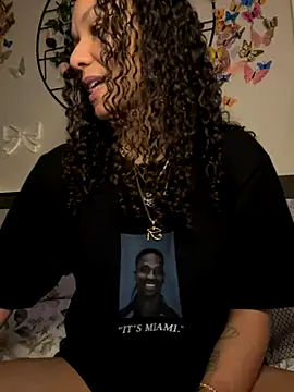  Neeka  online show from 10.17.25