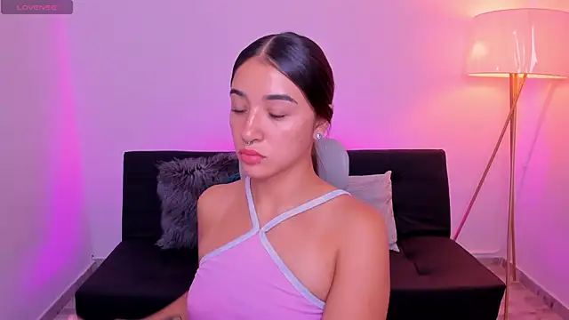 Snapshot of Antonella_Grayy chatting on 06.27.26 Antonella Grayy online show from 06.27.26