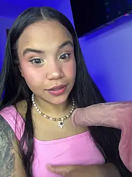 Snapshot of leila_22 chatting on 02.02.26 leila 22 online show from 02.02.26