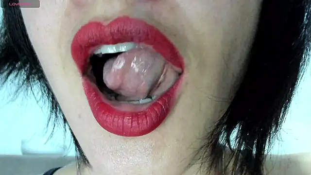 Snapshot of queen_fetish chatting on 02.10.25 queen fetish online show from 02.10.25