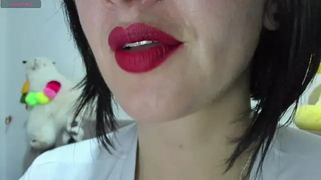 Snapshot of queen_fetish chatting on 03.19.25 queen fetish online show from 03.19.25