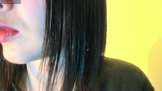 Snapshot of queen_fetish chatting on 10.29.25 queen fetish online show from 10.29.25