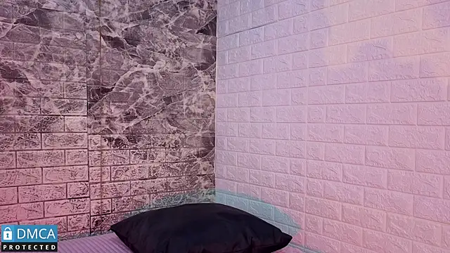 Snapshot of CarolRodriguez_ chatting on 12.04.25 CarolRodriguez online show from 12.04.25