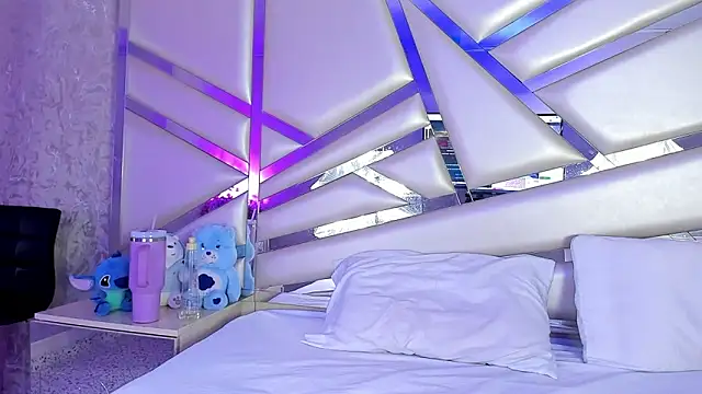 Snapshot of Miia002 chatting on 10.03.25 Miia002 online show from 10.03.25