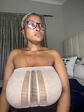 Bustygoddess32 online show from 10.10.25