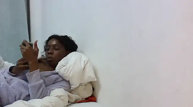 Sexxybella27 online show from 02.28.25