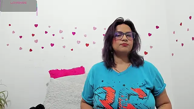 Snapshot of hazel_34 chatting on 12.22.25 hazel 34 online show from 12.22.25