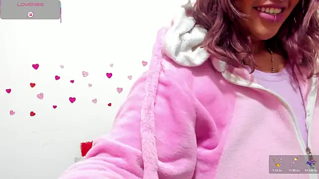 Snapshot of hazel_34 chatting on 01.07.26 hazel 34 online show from 01.07.26