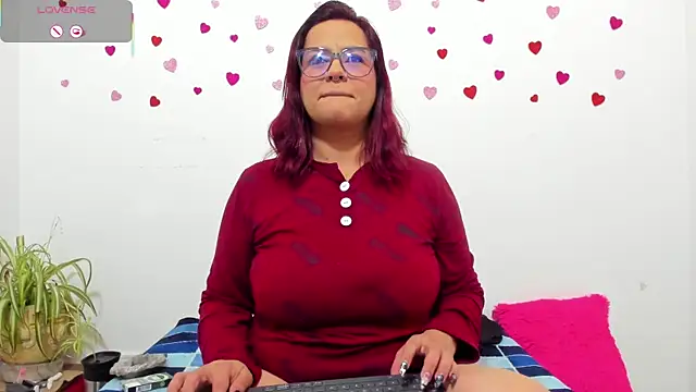 Snapshot of hazel_34 chatting on 01.14.26 hazel 34 online show from 01.14.26