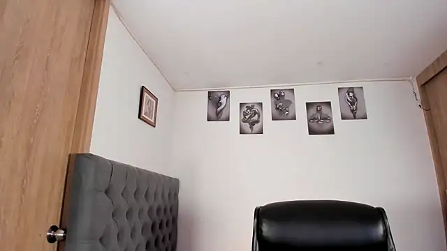 Snapshot of Bambi_gurl chatting on 03.10.25 Bambi gurl online show from 03.10.25