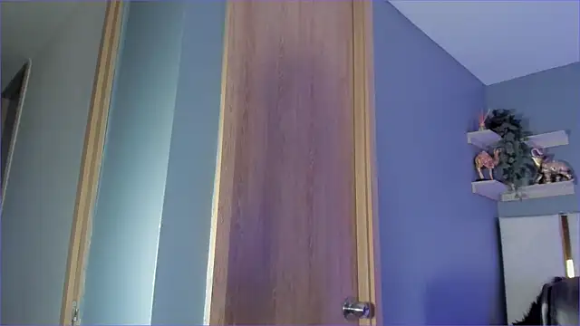 Snapshot of Bambi_gurl chatting on 11.12.25 Bambi gurl online show from 11.12.25