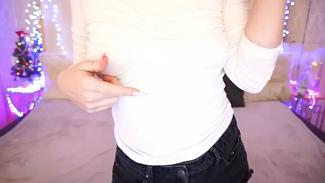 Snapshot of KimmmLi chatting on 12.28.24 KimmmLi online show from 12.28.24