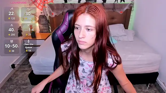 julieth love  online show from 10.17.25