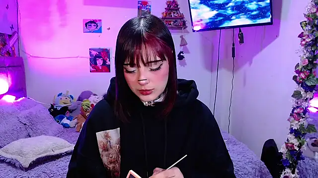 Snapshot of mia_catt05 chatting on 07.22.26 mia catt05 online show from 07.22.26