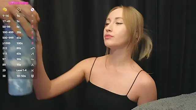 luxmuur online show from 10.18.25