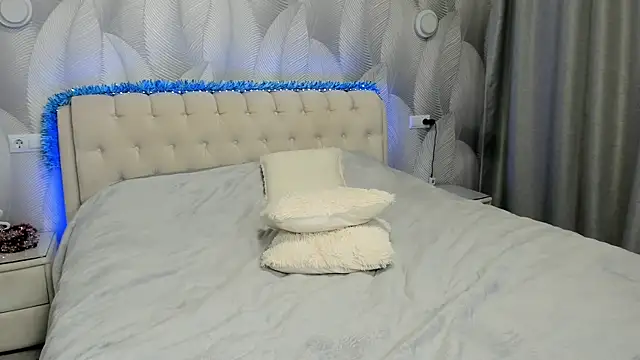 Snapshot of amanda___grey chatting on 12.29.24 amanda grey online show from 12.29.24