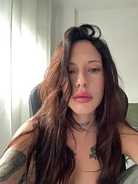 BellaGiaxx online show from 11.17.25