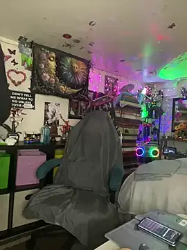 TrenaAnne online show from 03.08.25