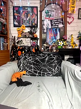 TrenaAnne online show from 10.20.25