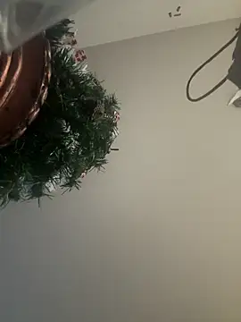 Snapshot of Sexy_Little_SlutAriel chatting on 12.18.24 Sexy Little SlutAriel online show from 12.18.24