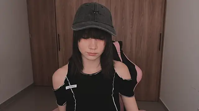 Snapshot of Raven__Blod chatting on 07.01.26 Raven Blod online show from 07.01.26
