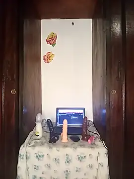 The-Peach-Flexer online show from 11.26.25