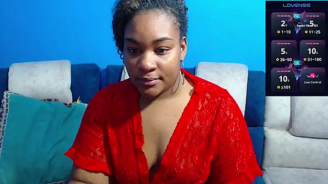 Snapshot of the_pearl199 chatting on 12.11.24 the pearl199 online show from 12.11.24