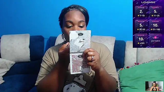 Snapshot of the_pearl199 chatting on 02.02.25 the pearl199 online show from 02.02.25