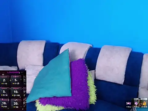 Snapshot of the_pearl199 chatting on 10.23.25 the pearl199 online show from 10.23.25