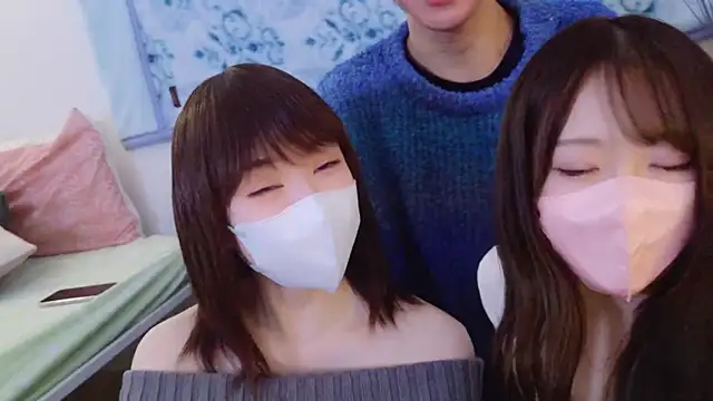 Snapshot of POCARI_SWEAT chatting on 02.10.25 POCARI SWEAT online show from 02.10.25