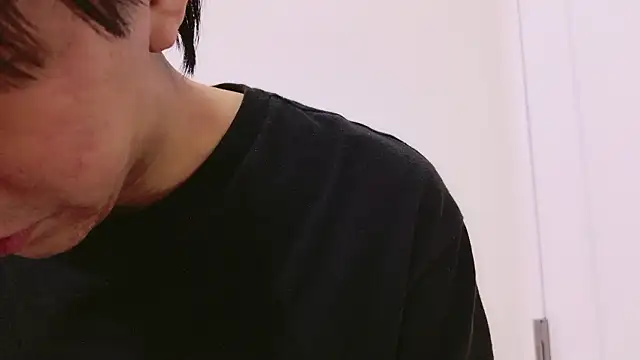 Snapshot of POCARI_SWEAT chatting on 09.22.25 POCARI SWEAT online show from 09.22.25