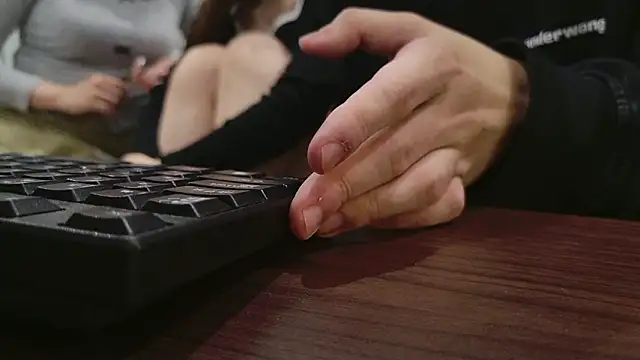 POCARI SWEAT online show from 03.12.26