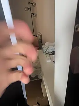 POCARI SWEAT online show from 04.28.26