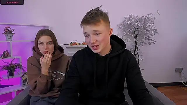 Snapshot of _Olli__Stiw_ chatting on 02.28.25 Olli Stiw online show from 02.28.25