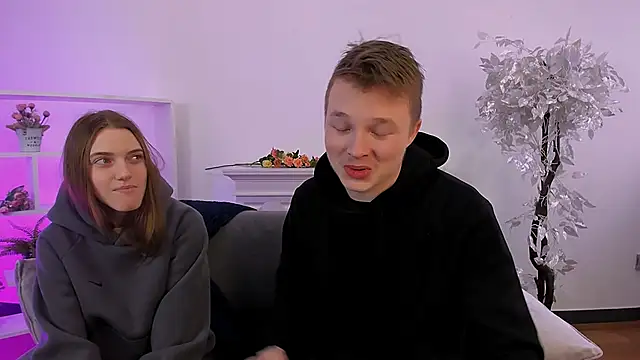 Snapshot of _Olli__Stiw_ chatting on 03.19.25 Olli Stiw online show from 03.19.25