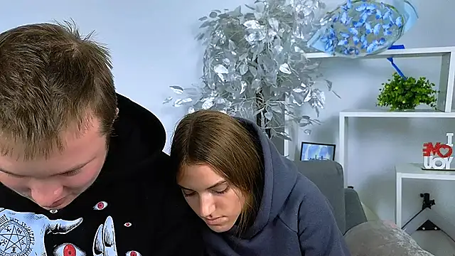 Snapshot of _Olli__Stiw_ chatting on 11.19.25 Olli Stiw online show from 11.19.25