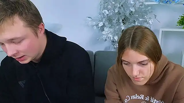 Snapshot of _Olli__Stiw_ chatting on 11.25.25 Olli Stiw online show from 11.25.25