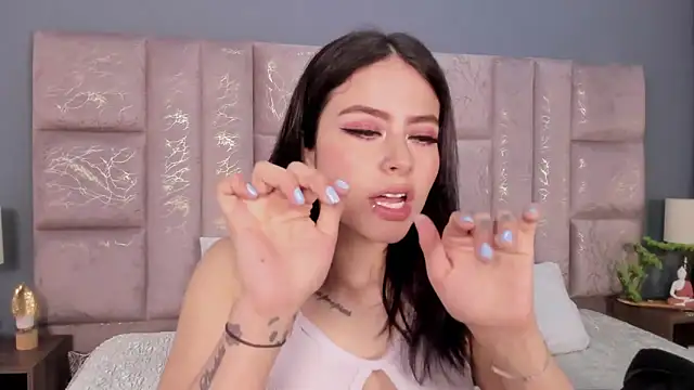 AnnieNasty online show from 10.19.25