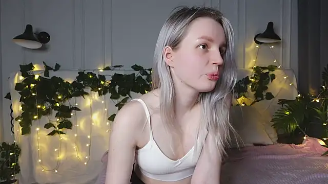 Beatrica Klein online show from 03.14.25