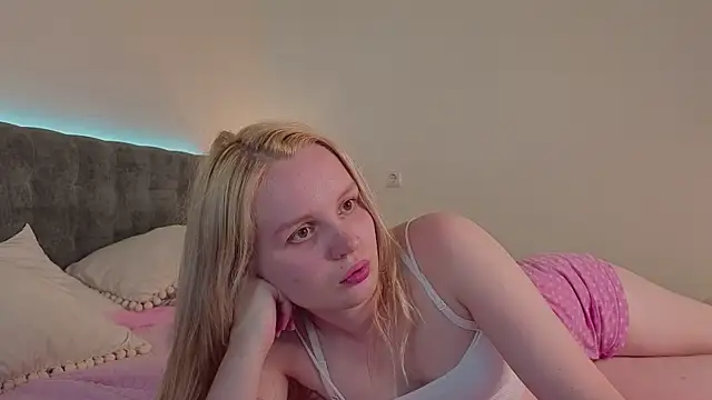 Snapshot of Beatrica_Klein chatting on 07.06.26 Beatrica Klein online show from 07.06.26