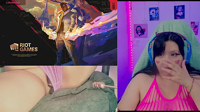 Snapshot of crystal7u7 chatting on 10.06.25 crystal7u7 online show from 10.06.25