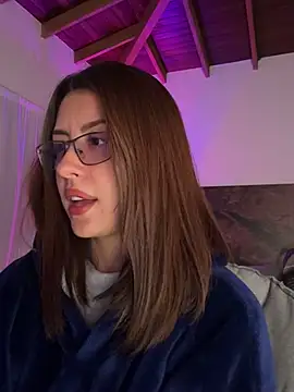 Snapshot of EmaSaenz chatting on 03.03.25 EmaSaenz online show from 03.03.25