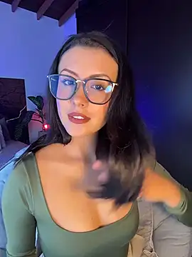 Snapshot of EmaSaenz chatting on 09.27.25 EmaSaenz online show from 09.27.25