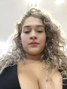 Snapshot of Sara_smiiith211 chatting on 12.12.24 Sara smiiith211 online show from 12.12.24