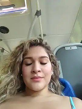 Snapshot of Sara_smiiith211 chatting on 01.20.25 Sara smiiith211 online show from 01.20.25