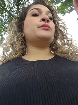 Snapshot of Sara_smiiith211 chatting on 10.12.25 Sara smiiith211 online show from 10.12.25