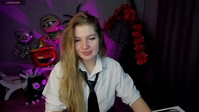 lily williamss online show from 10.31.25