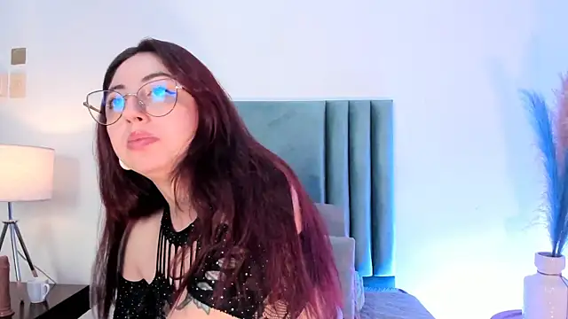 Snapshot of Emilywatsonn chatting on 02.09.25 Emilywatsonn online show from 02.09.25