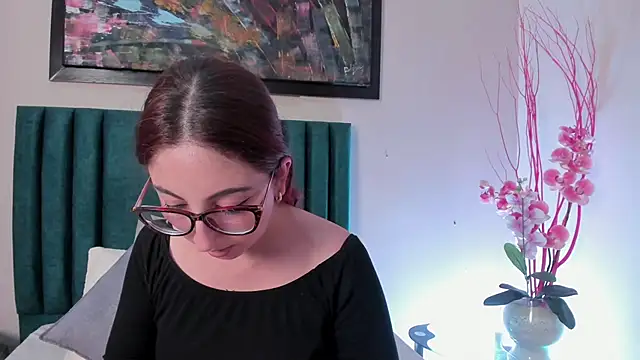 Emilywatsonn online show from 12.13.25