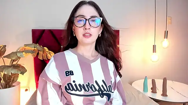 Emilywatsonn online show from 02.18.26